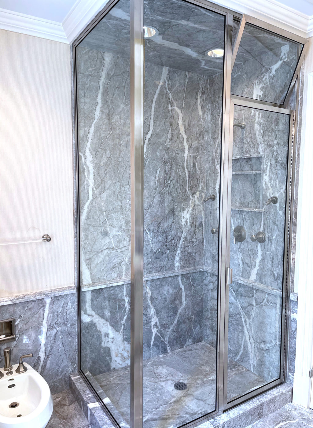 Luxus® Classic Premium Shower Enclosure Mr. Shower Door