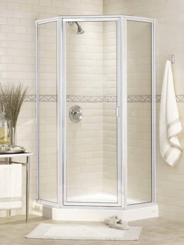Luxus® Classic NeoAngle Mr. Shower Door